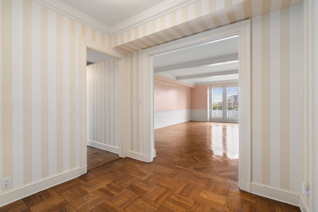 274 Beacon Street, Unit 8R Boston, MA 02116 - Photo 6 of 21
