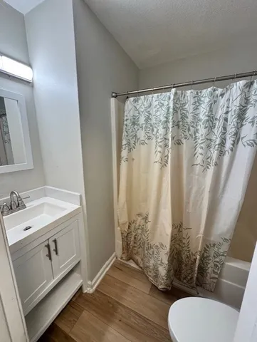 $1,050 | 4 Hanover Square, Brunswick, GA 31520