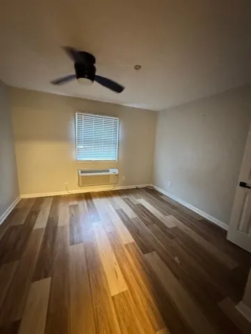 $1,050 | 4 Hanover Square, Brunswick, GA 31520