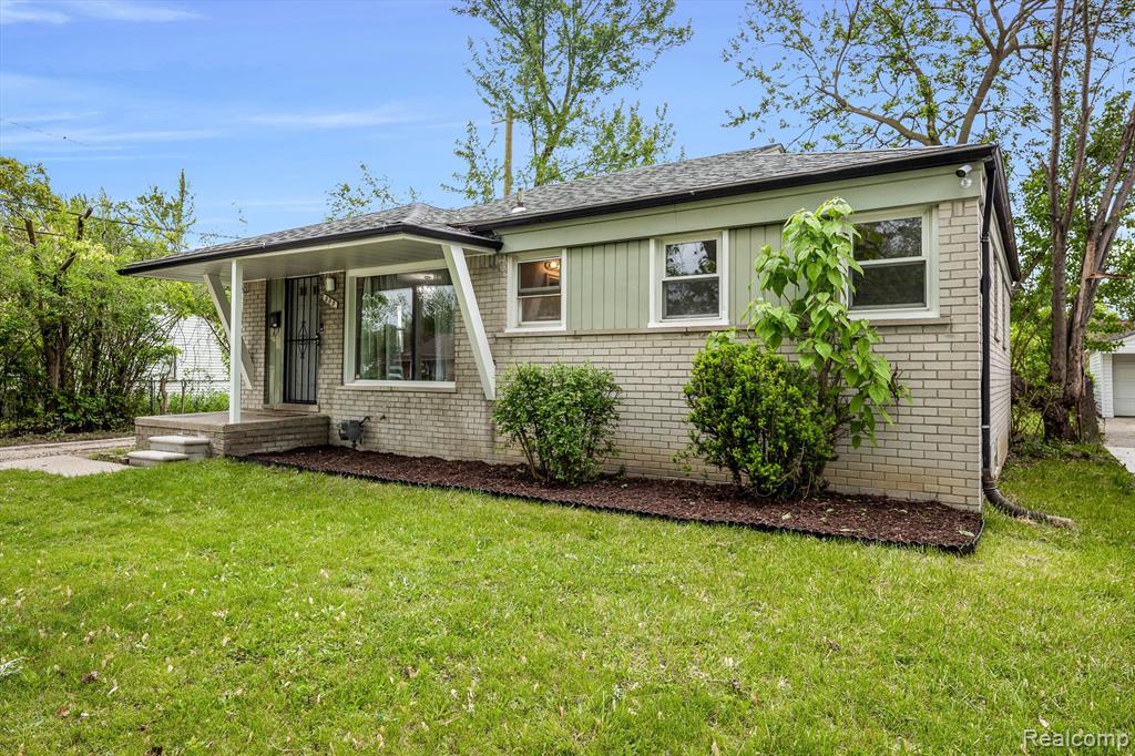 335 Longfellow Inkster, MI 48141 - Photo 3 of 23