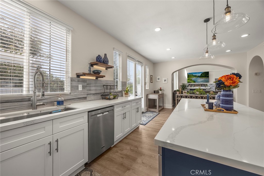 16 Kempton Lane Ladera Ranch, CA 92694 - Photo 25 of 60 Kitchen view towards living room.
