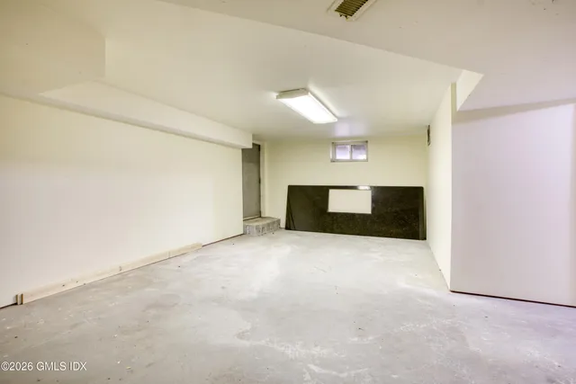 $4,850 | 24 Hollow Wood Lane, Unit 2, Greenwich, CT 06831