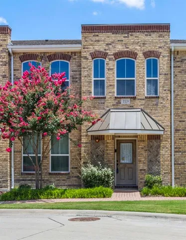 a front view of house with yard