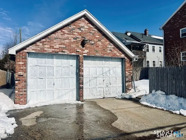 $2,250 | 1567 Main Street, East Hartford, CT 06108