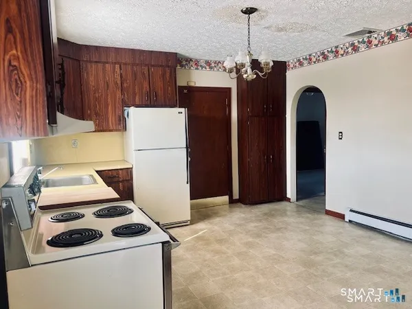 $2,250 | 1567 Main Street, East Hartford, CT 06108