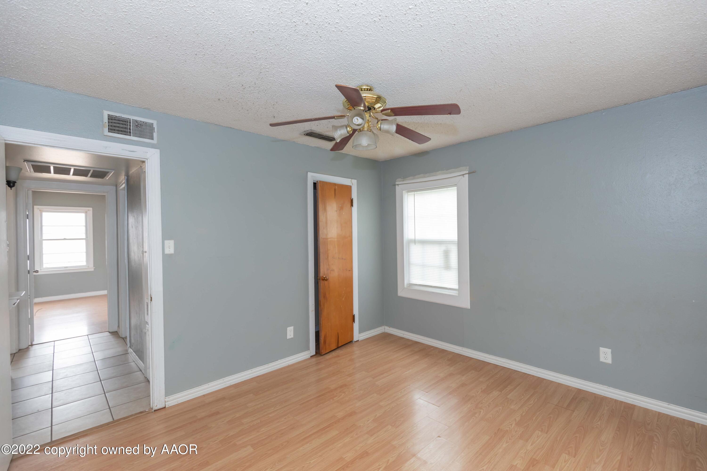 4013 Parker Street Amarillo, TX 79110 - Photo 12 of 23 BEDROOM 1 VIEW 2