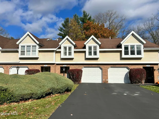 $275,000 | 3006 Squire Boulevard, Guilderland, NY 12159
