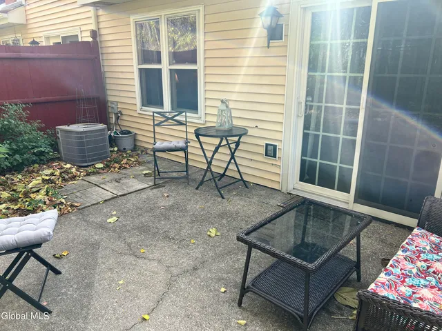 $275,000 | 3006 Squire Boulevard, Guilderland, NY 12159