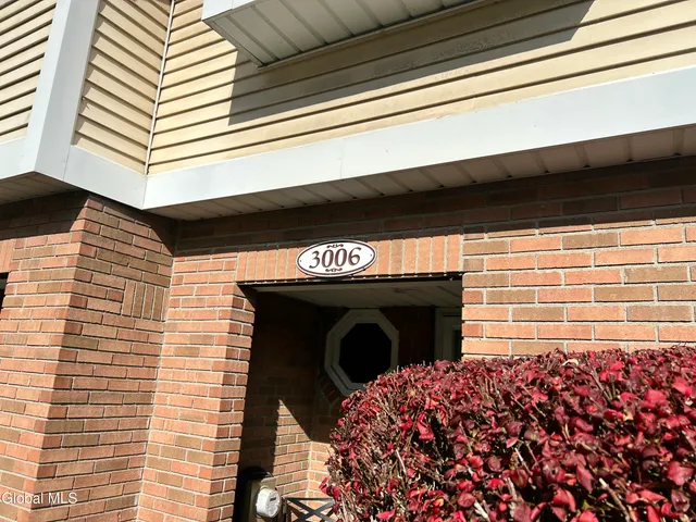 $275,000 | 3006 Squire Boulevard, Guilderland, NY 12159