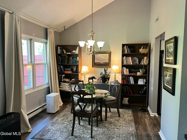 $275,000 | 3006 Squire Boulevard, Guilderland, NY 12159