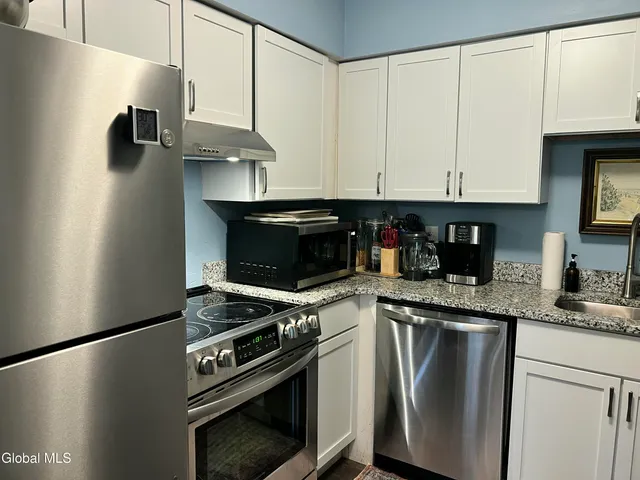 $275,000 | 3006 Squire Boulevard, Guilderland, NY 12159