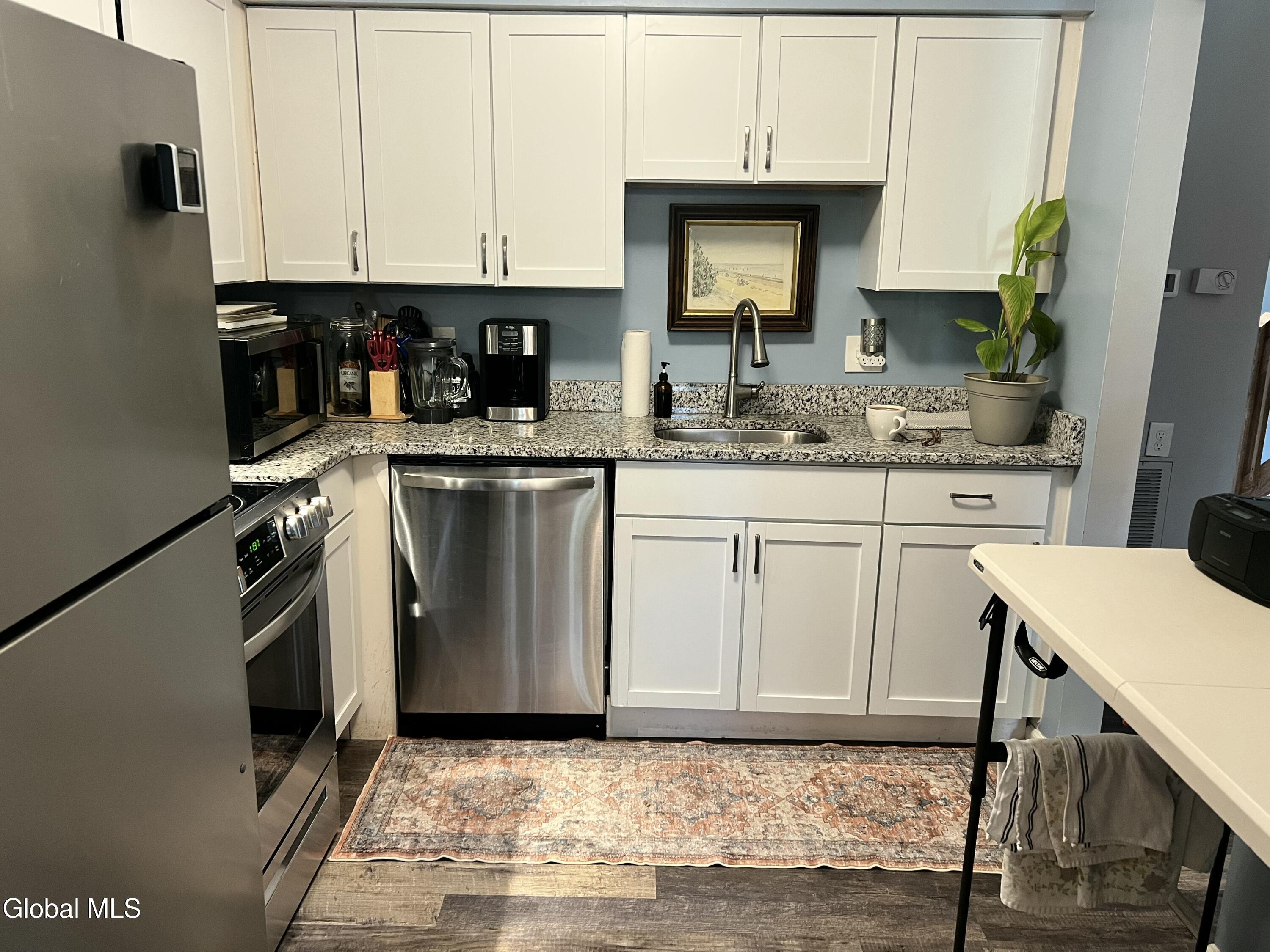 3006 Squire Boulevard Guilderland, NY 12159 - Photo 8 of 15 squire kitchen 1