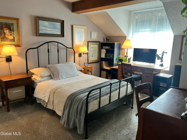 $275,000 | 3006 Squire Boulevard, Guilderland, NY 12159