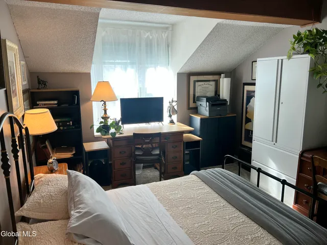 $275,000 | 3006 Squire Boulevard, Guilderland, NY 12159