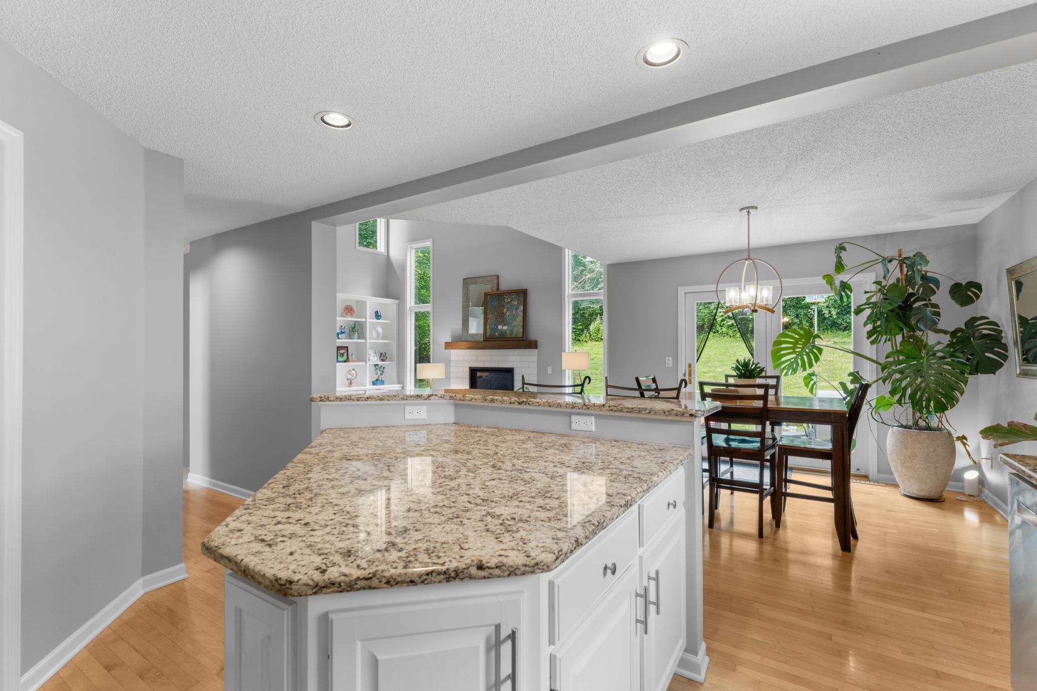 2014 Fox Valley Drive Southwest Rochester, MN 55902 - Photo 11 of 46