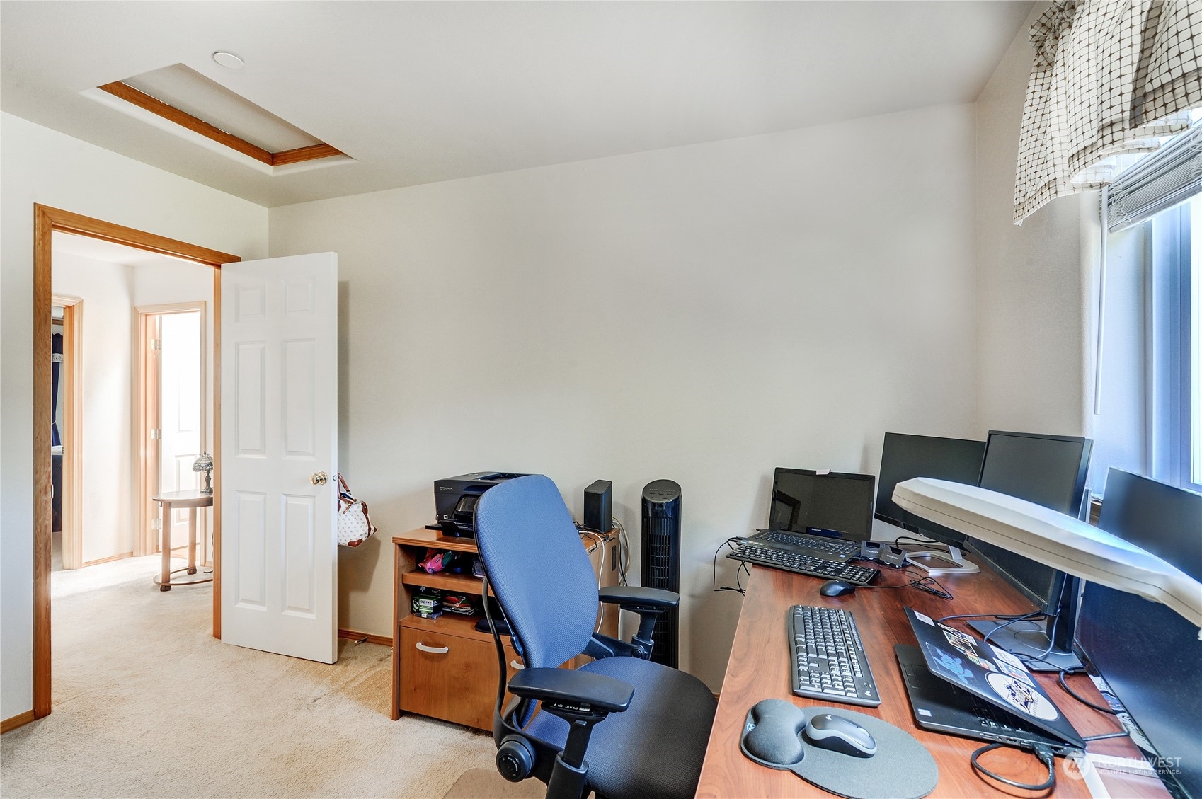 5303 Narbeck Avenue Everett, WA 98203 - Photo 23 of 40 a view of a workspace with furniture and a window
