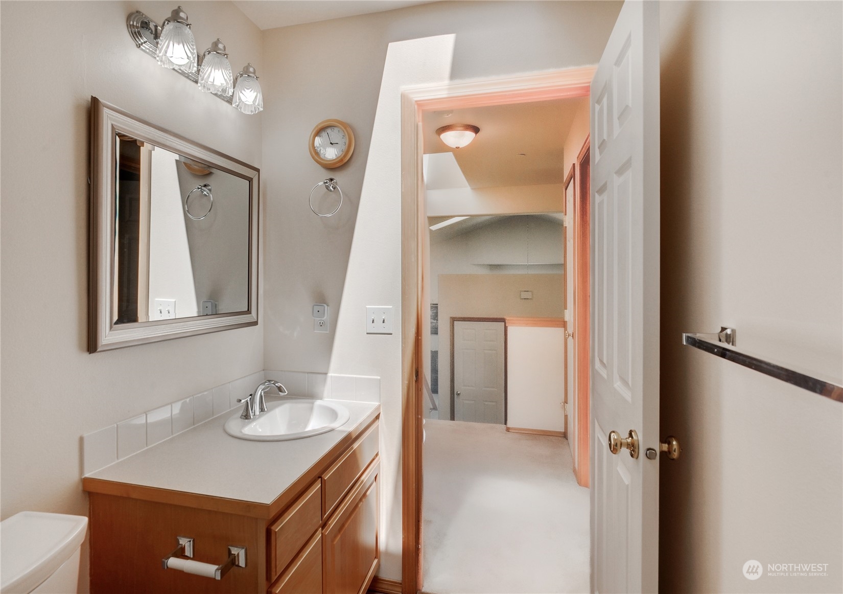 5303 Narbeck Avenue Everett, WA 98203 - Photo 24 of 40 a bathroom with a sink vanity and a mirror