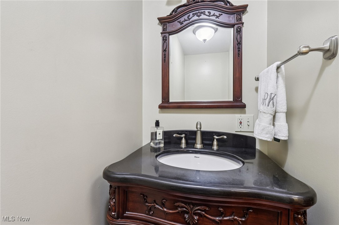 6004 Highland Road Cleveland, OH 44143 - Photo 16 of 50