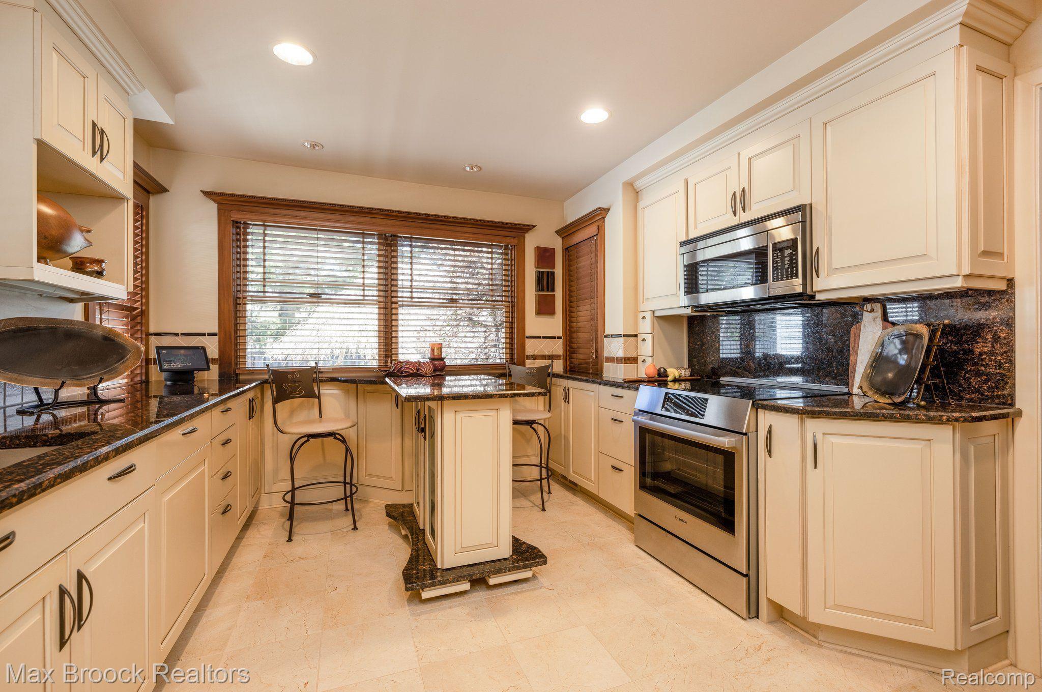 111 Maplefield Road Pleasant Ridge, MI 48069 - Photo 14 of 48 Kitchen