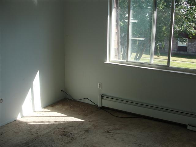 30229 Utica Road, Unit 62 Roseville, MI 48066 - Photo 4 of 8 31025352-3.JPG