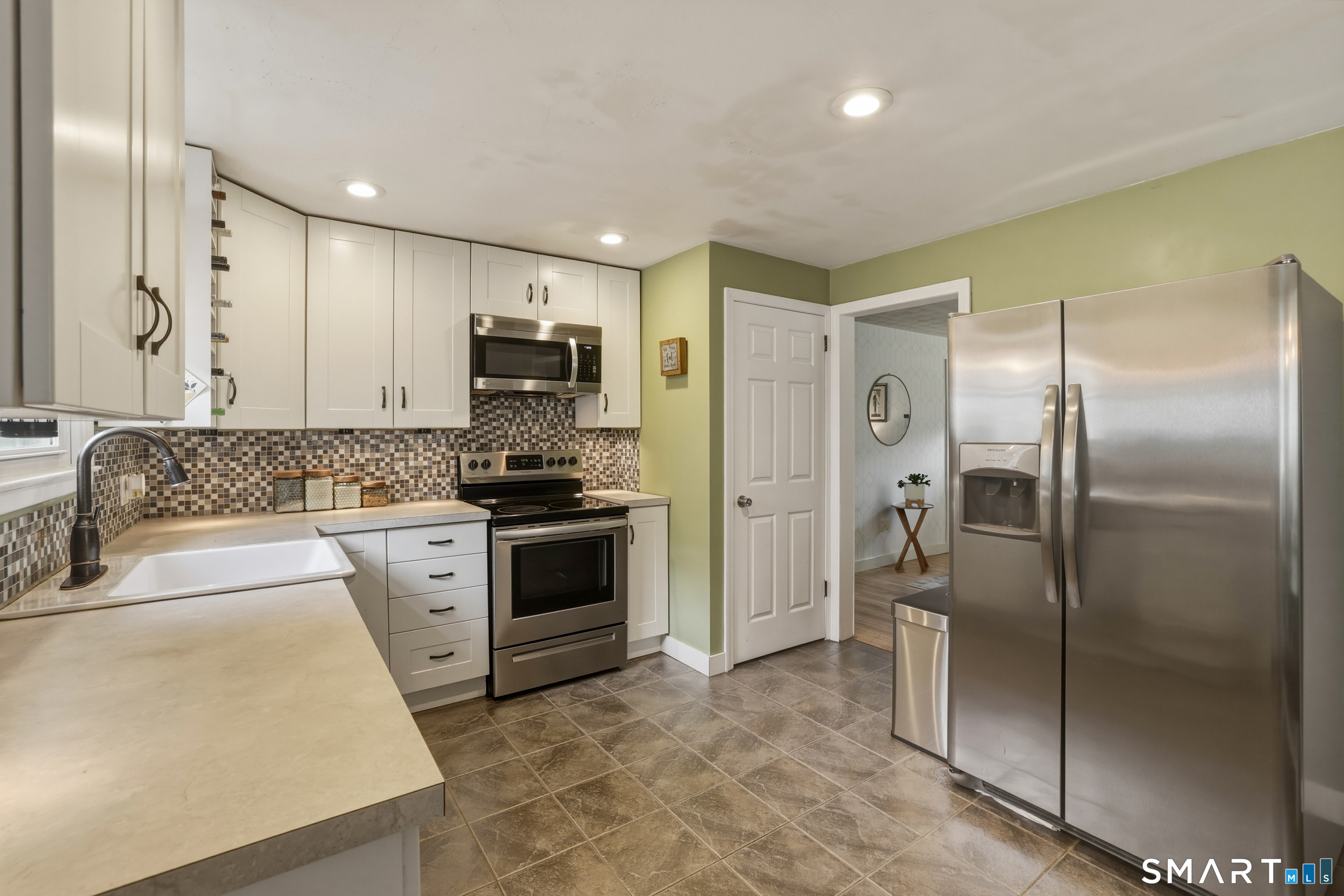 91 Berkeley Road Middletown, CT 06457 - Photo 13 of 33