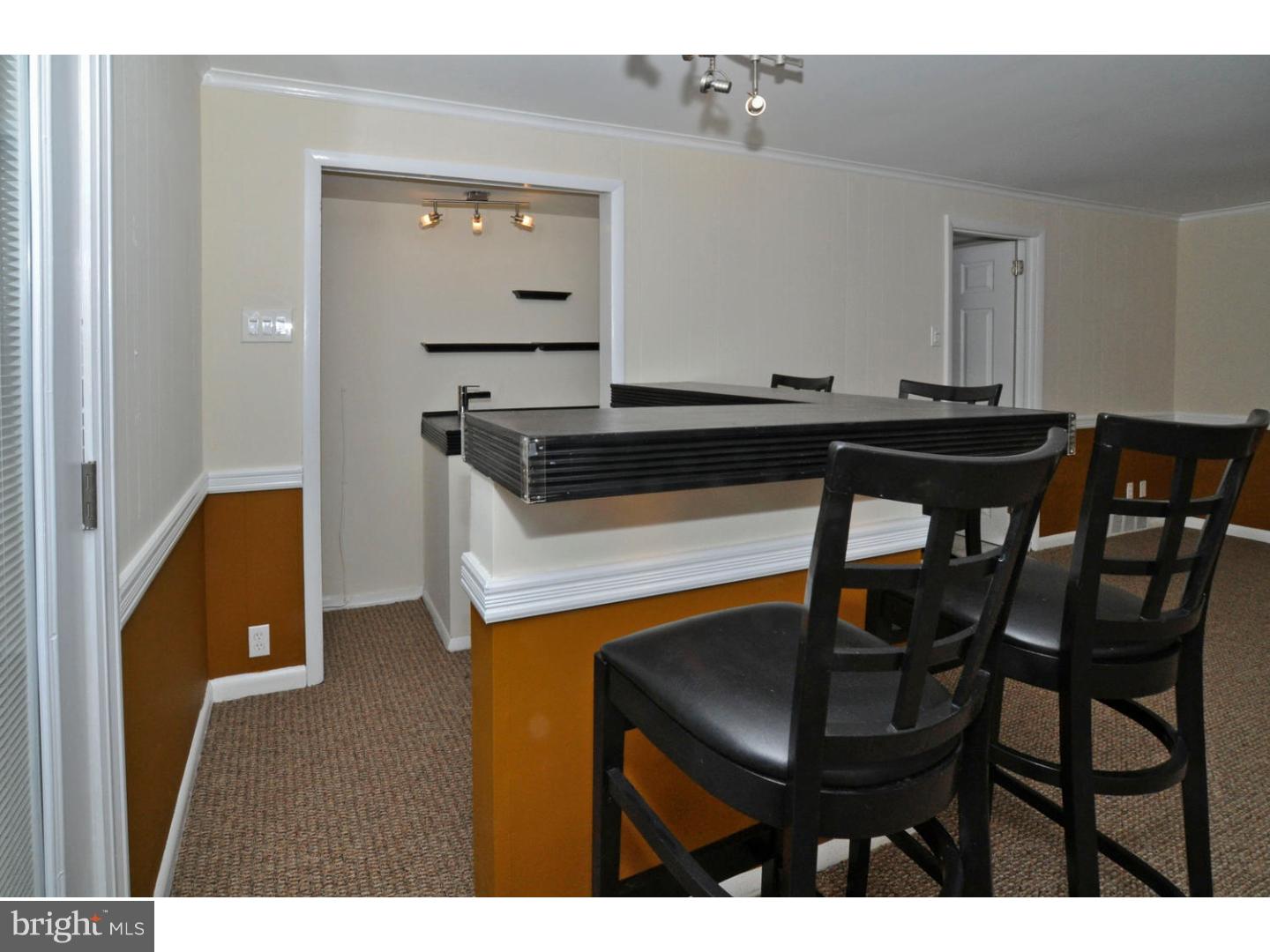 1435 Autumn Road Rydal, PA 19046 - Photo 15 of 25 Family Room