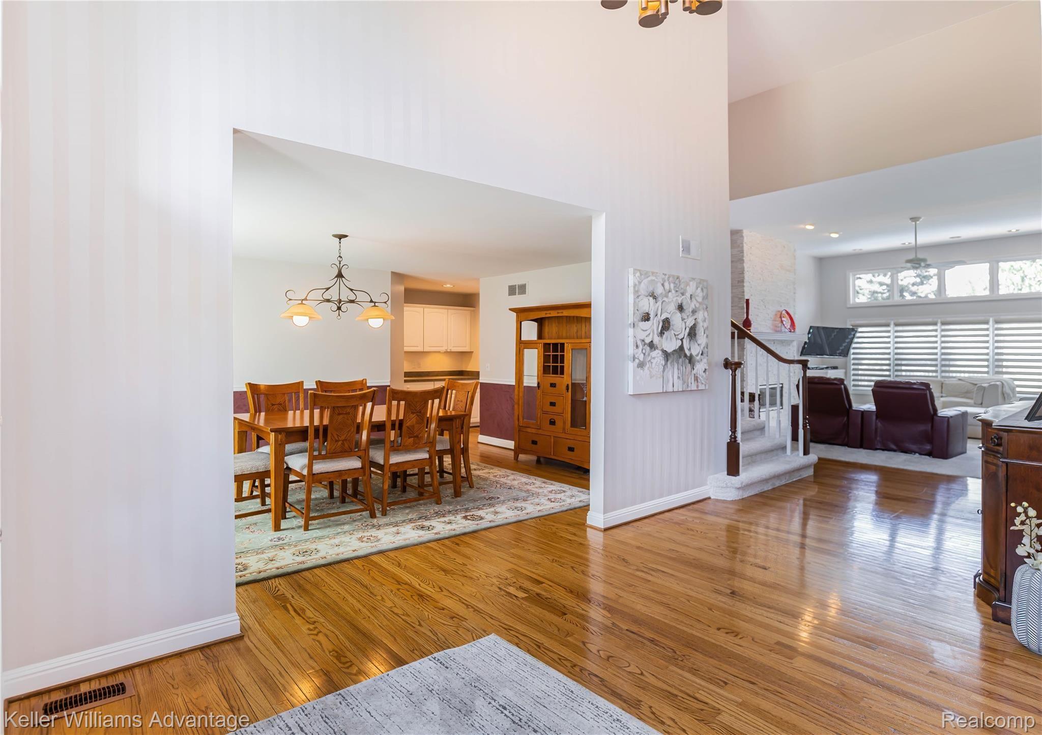 48436 Gladstone Road Canton, MI 48188 - Photo 5 of 41 Entry Foyer