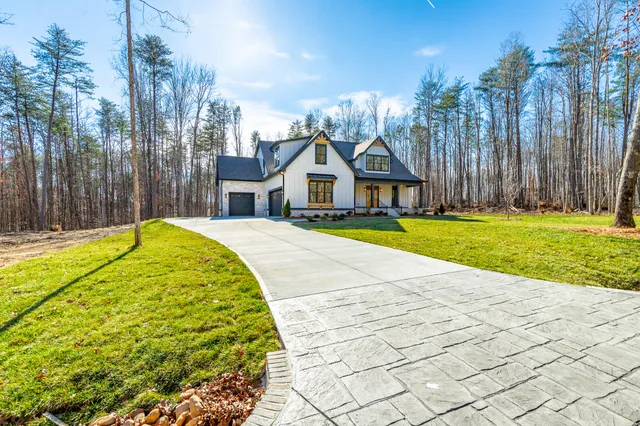 $775,000 | 2964 Mowbray Pike, Soddy Daisy, TN 37379