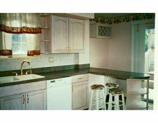 10168 Frankstown Road Penn Hills, PA 15235 - Photo 2 of 5 Kitchen.