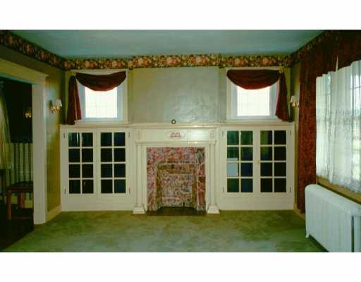10168 Frankstown Road Penn Hills, PA 15235 - Photo 3 of 5 Living Room.