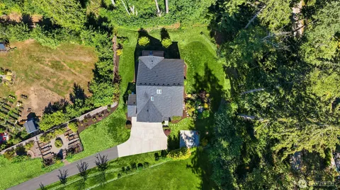$1,695,000 | 13874 La Vigne Court Northeast, Bainbridge Island, WA 98110