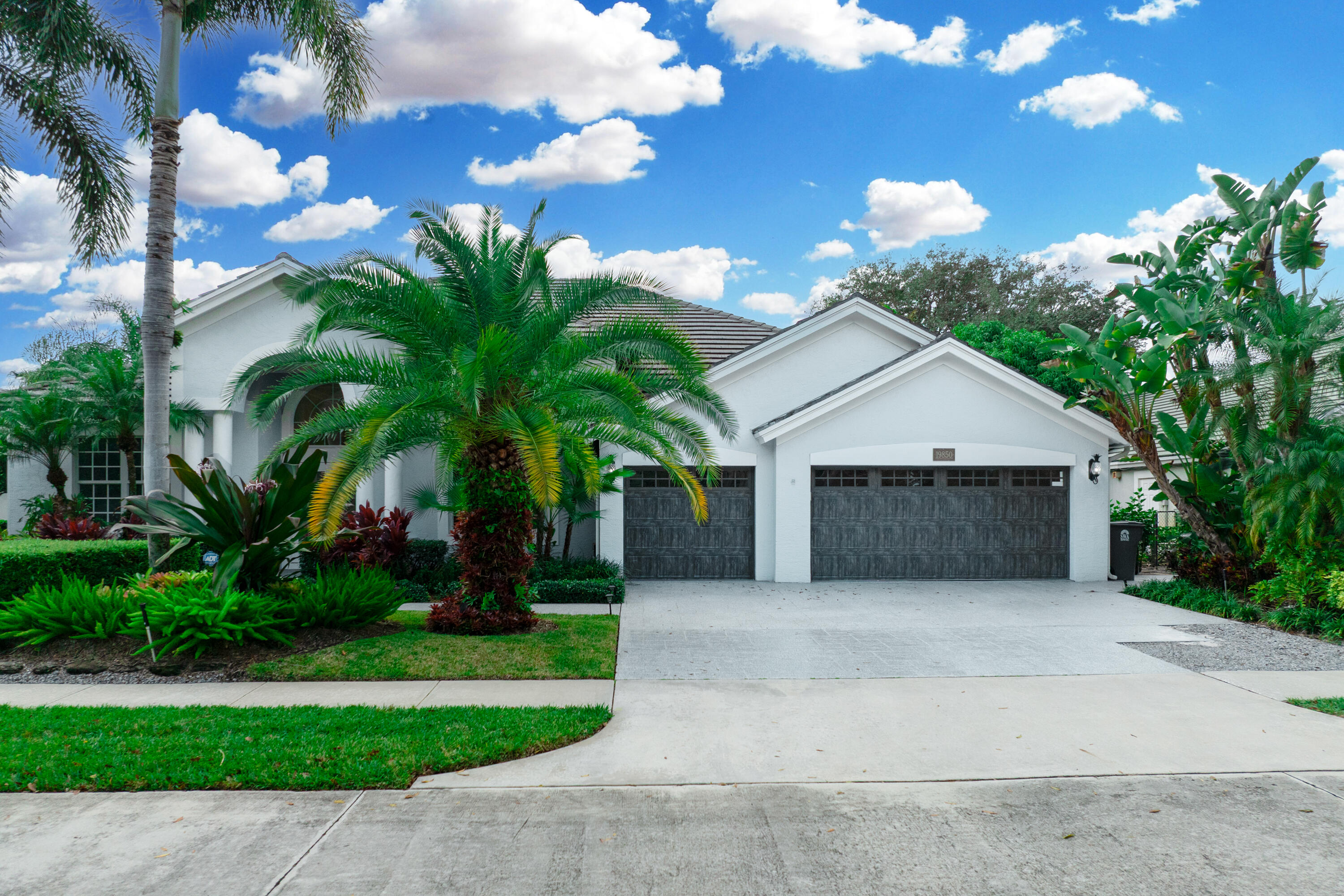 19850 Loxahatchee Pointe Drive Jupiter, FL 33458 - Photo 2 of 66 19850 Loxahatchee River Dr