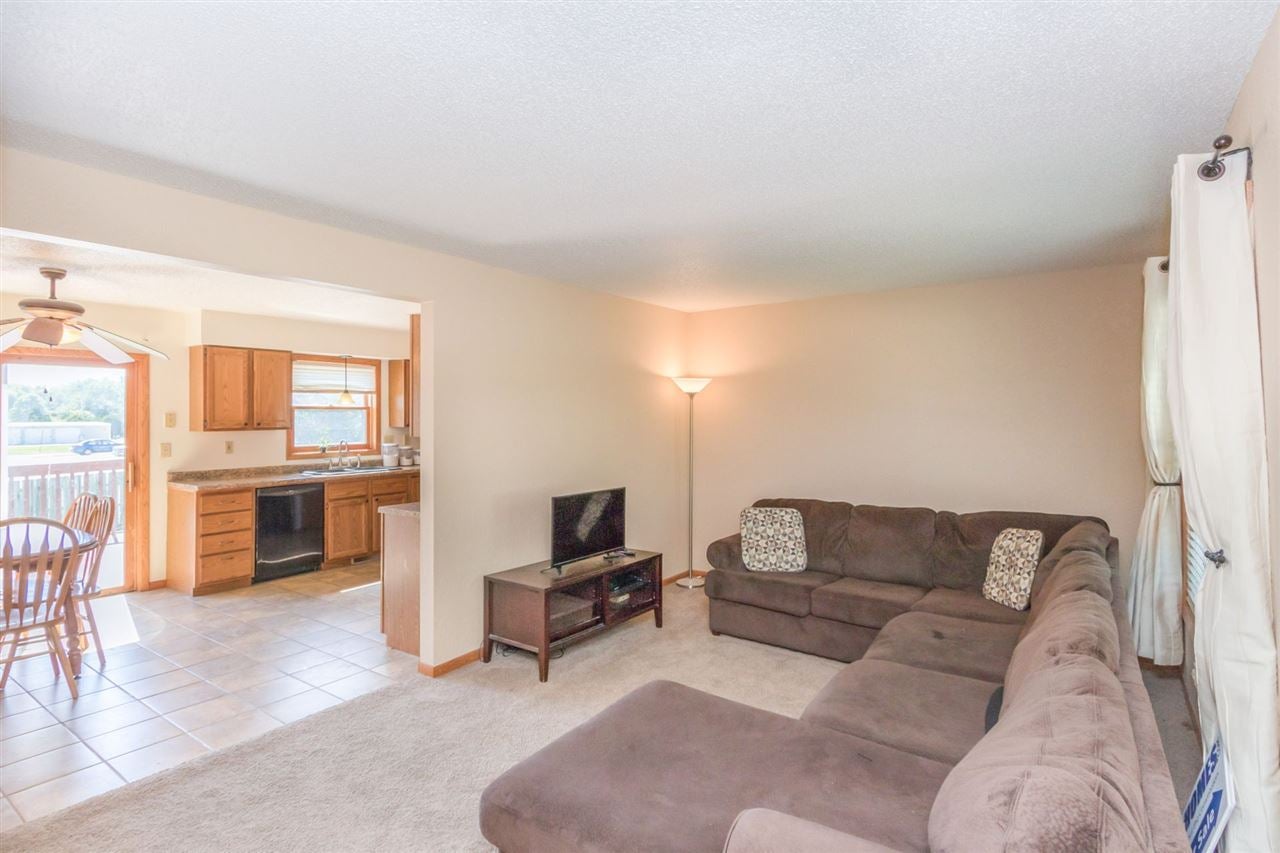 105 Prairie Ridge Court North Liberty, IA 52317 - Photo 3 of 22 Gallery Image 3