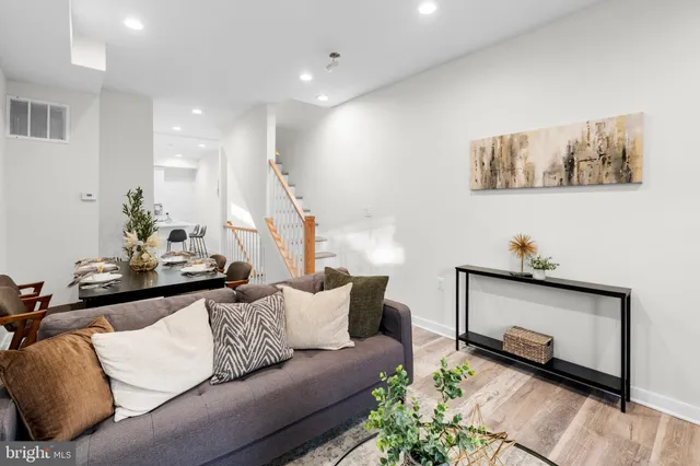 $199,900 | 816 North Belnord Avenue, Baltimore, MD 21205