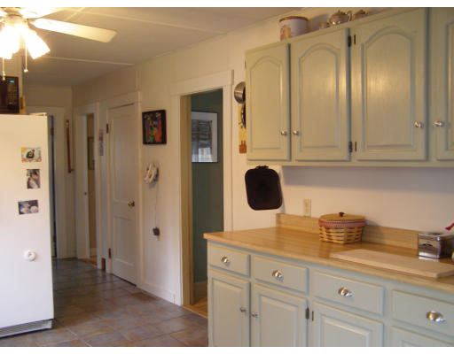 685 New Sherborn Road Athol, MA 01331 - Photo 3 of 12