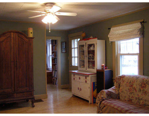 685 New Sherborn Road Athol, MA 01331 - Photo 7 of 12