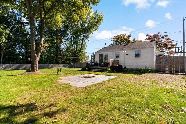 $2,300 | 81 Easton Avenue, Warwick, RI 02888