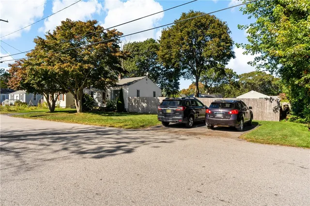 $2,300 | 81 Easton Avenue, Warwick, RI 02888