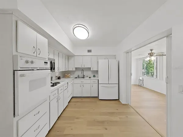 $1,600 | 2451 Canadian Way, Unit 23, Clearwater, FL 33763