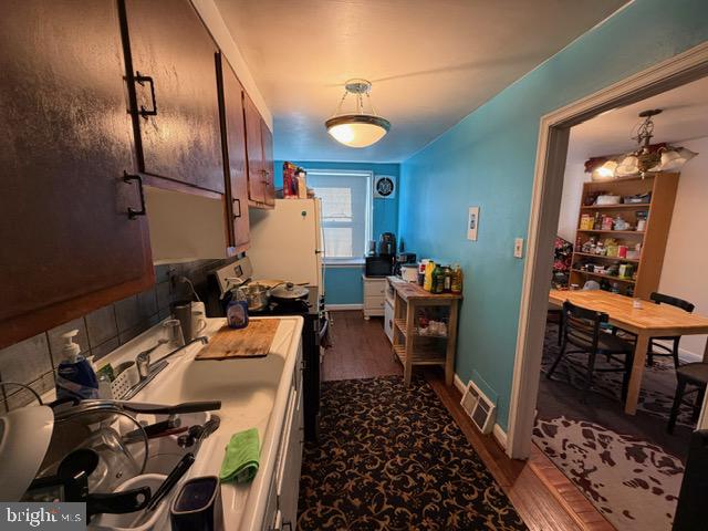 7221 Horrocks Street Philadelphia, PA 19149 - Photo 9 of 15 a room with musical instruments