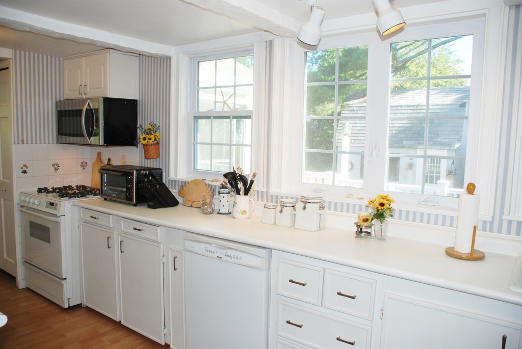 10 Alderberry Road Bourne, MA 02532 - Photo 8 of 29 Gallery Image 8