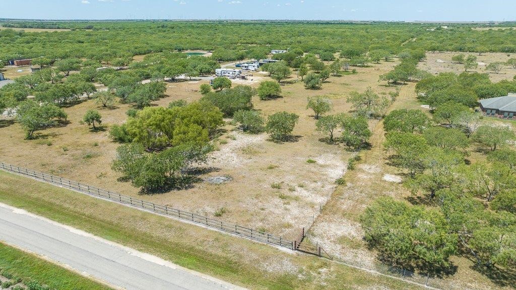 9223 County Road 2249 Sinton, TX 78387 - Photo 28 of 39 a view of a yard with a house