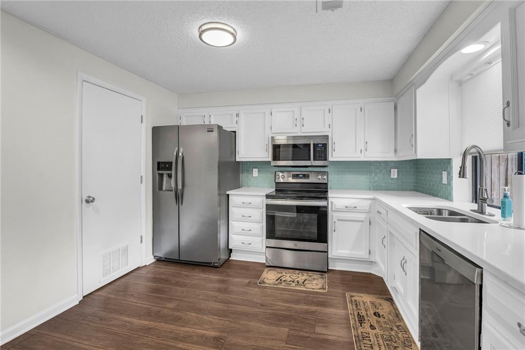 12786 West 110th Terrace Overland Park, KS 66210 - Photo 7 of 24