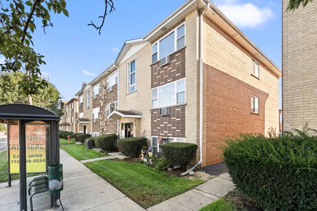 $2,100,000 | 9231-9235 West Irving Park Road, Schiller Park, IL 60176