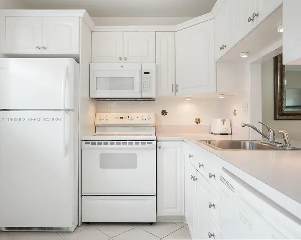 $85,000 | 4805 Northwest 35th Street, Unit 506, Lauderdale Lakes, FL 33319