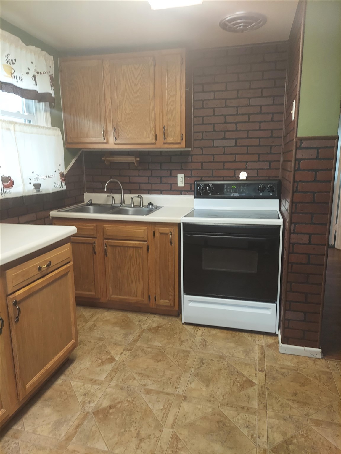 1022 Line Street Decatur, IN 46733 - Photo 3 of 9