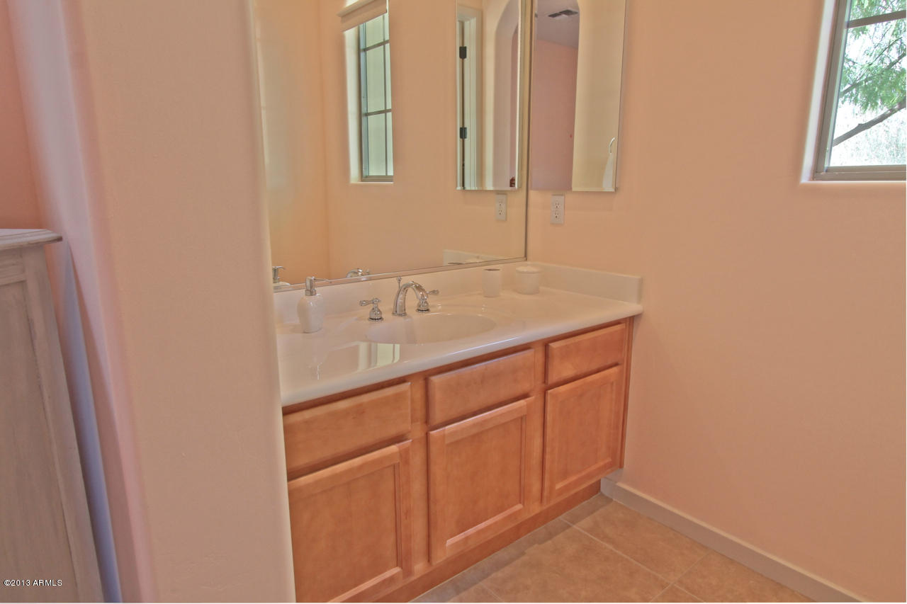1711 West Brianna Road Phoenix, AZ 85085 - Photo 20 of 35 Full Bathroom 2