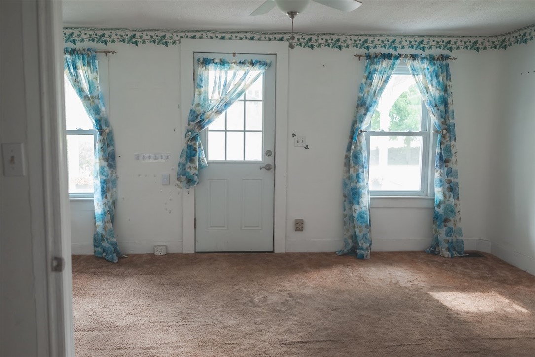 4624 Alabama Road Shelby, NY 14103 - Photo 8 of 43 Living room