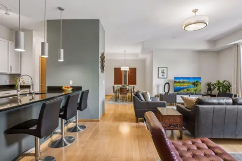 $399,900 | 4730 Park Commons Drive, Unit 204, St. Louis Park, MN 55416