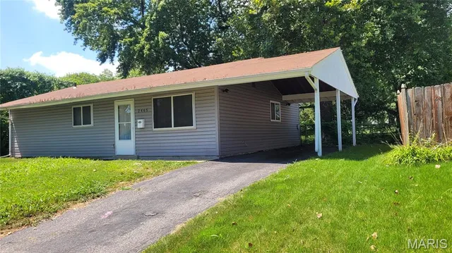 $129,900 | 2465 Grants Parkway, Florissant, MO 63031